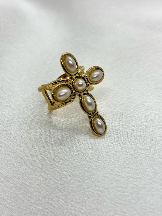 Bague dorée croix perles acier inoxydable femme avec design élégant et perles blanches